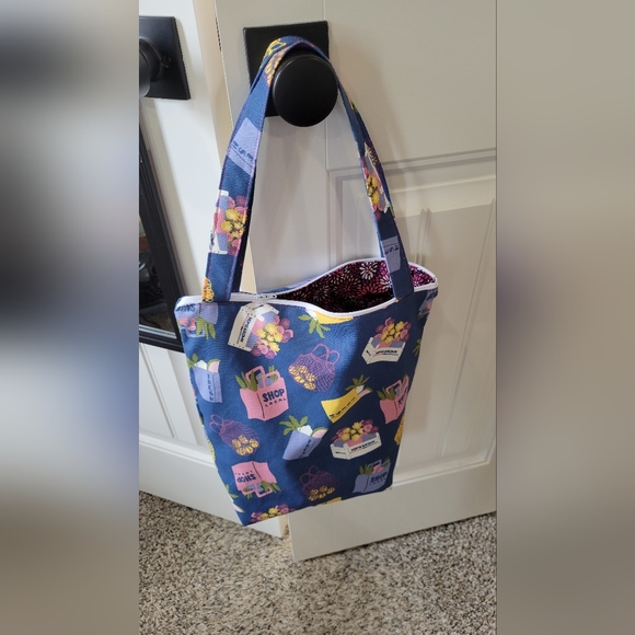 Grocery tote - Picture 1 of 4